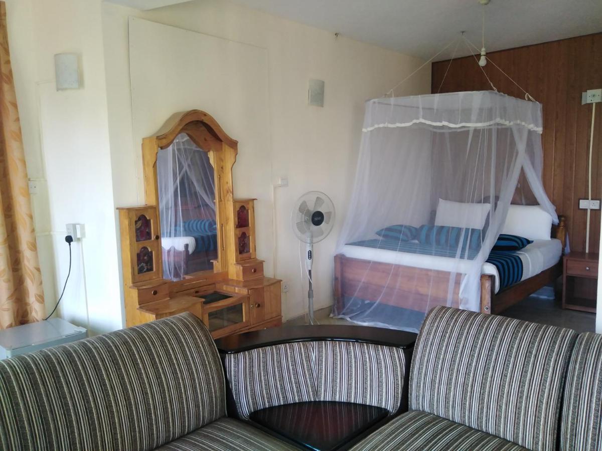 Blue Ribbon Homestay Элла Экстерьер фото